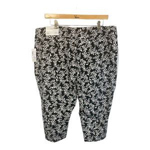 Christopher and Banks Signature Slimming Cropped Pants Size 22W Women